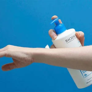 کرم آبرسان و مرطوب کننده بایودرما Bioderma مدل Atoderm