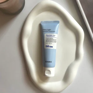 ضد آفتاب مرطوب کننده و فوق سبک کوزارکس Cosrx مدلUltra-Light Invisible Sunscreen