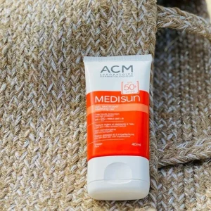 ضدآفتاب ترمیم‌کننده ای سی ام  ACM مدل MEDIsun Gel Matifiant